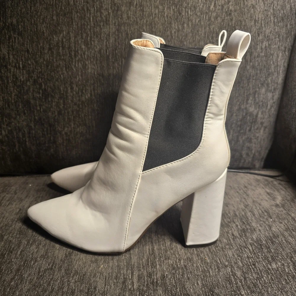 Chase + Chloe White Pointed Toe Block Heel Chelsea Ankle Boots Womens 8.5 DEBI-1